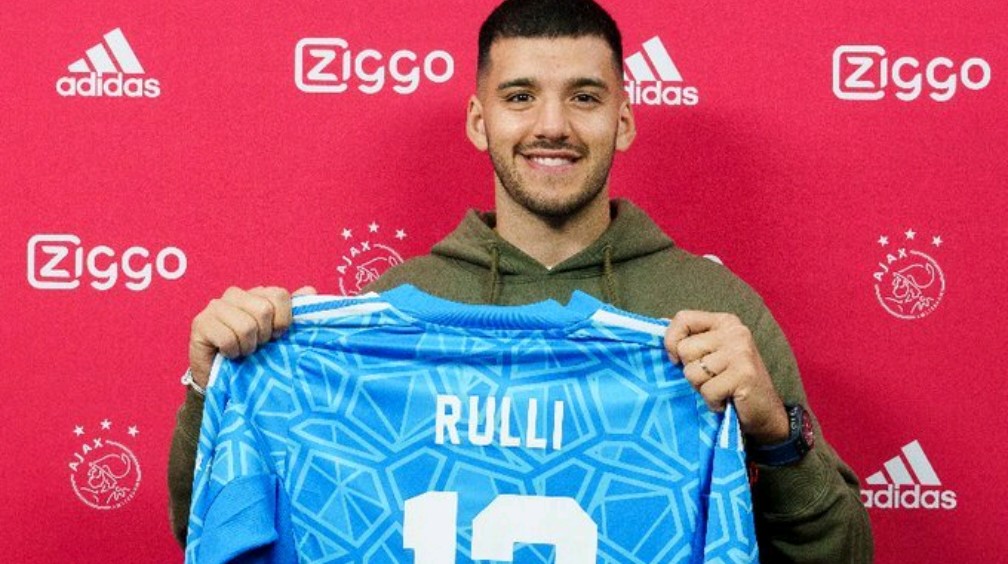 关于阿贾克斯内部会议纪要流出：转会期官宣签约，西甲使命明确，赛程密集仍需轮换的信息