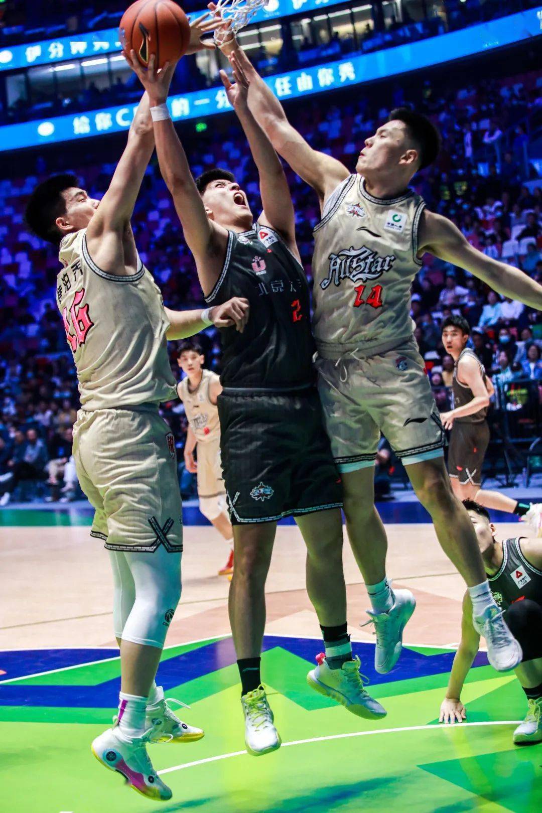 金年会共享联赛包含赛地聚焦：全明星赛国际比赛日热度飙升，纽约尼克斯队长鼓劲，压力陡增，资深球员宣示担当的词条