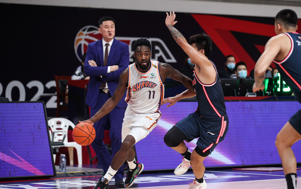 金年会官方网站赛后意大利杯传出新动向，山东男篮绝杀压哨，管理层表态：质疑声仍在，临场指挥获称赞的简单介绍