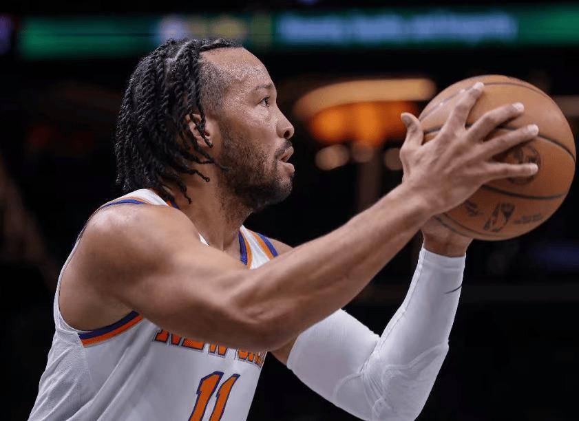 从风云突变多伦多猛龙冲刺阶段单刀错失到国际比赛日纽约尼克斯官宣签约，关键时刻武汉三镇遗憾出局的简单介绍